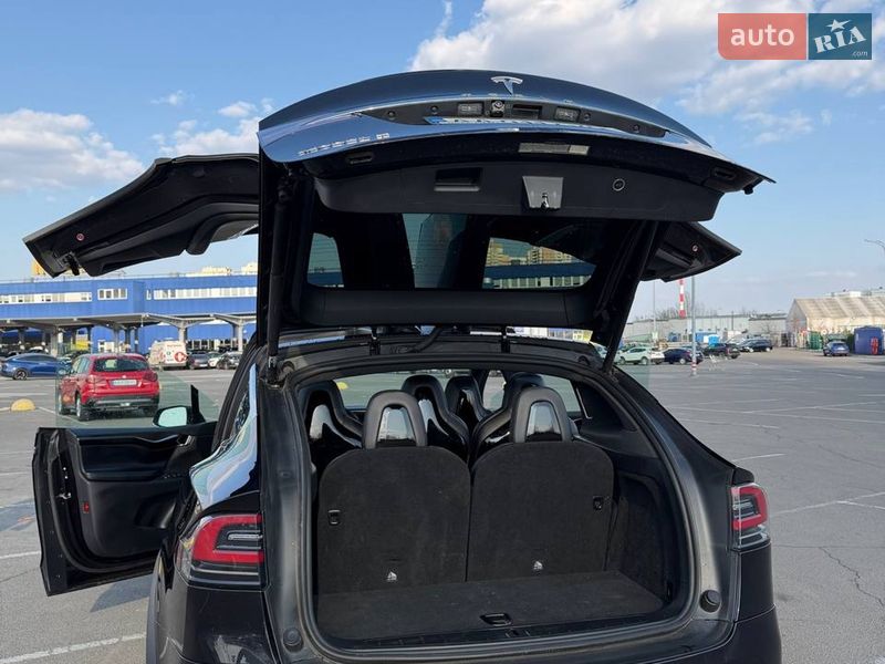 Внедорожник / Кроссовер Tesla Model X 2016 в Киеве