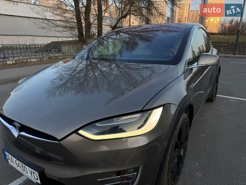 Позашляховик / Кросовер Tesla Model X 2016 в Києві
