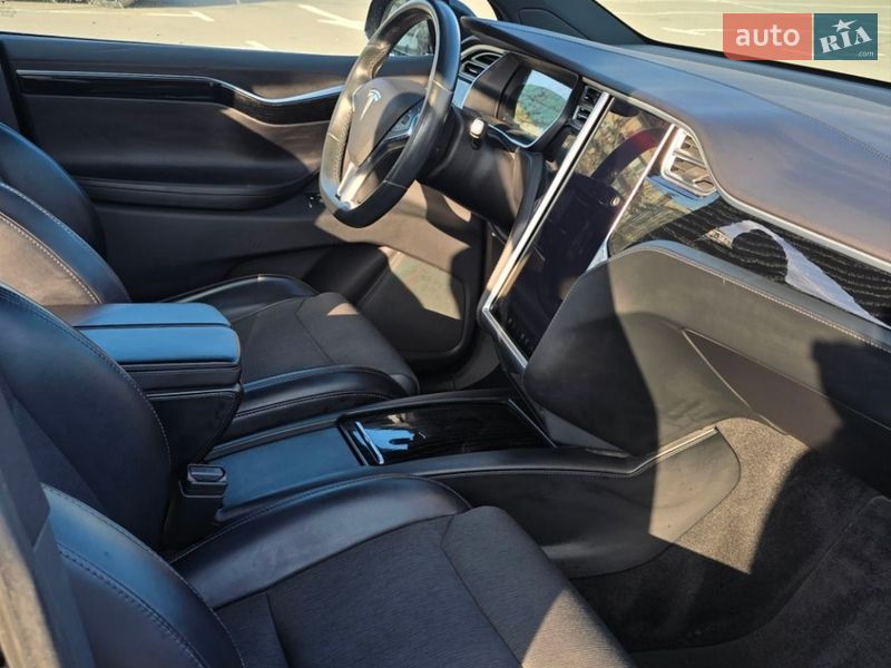 Внедорожник / Кроссовер Tesla Model X 2016 в Киеве фото 14 Внедорожник / Кроссовер Tesla Model X 2016 в Киеве
