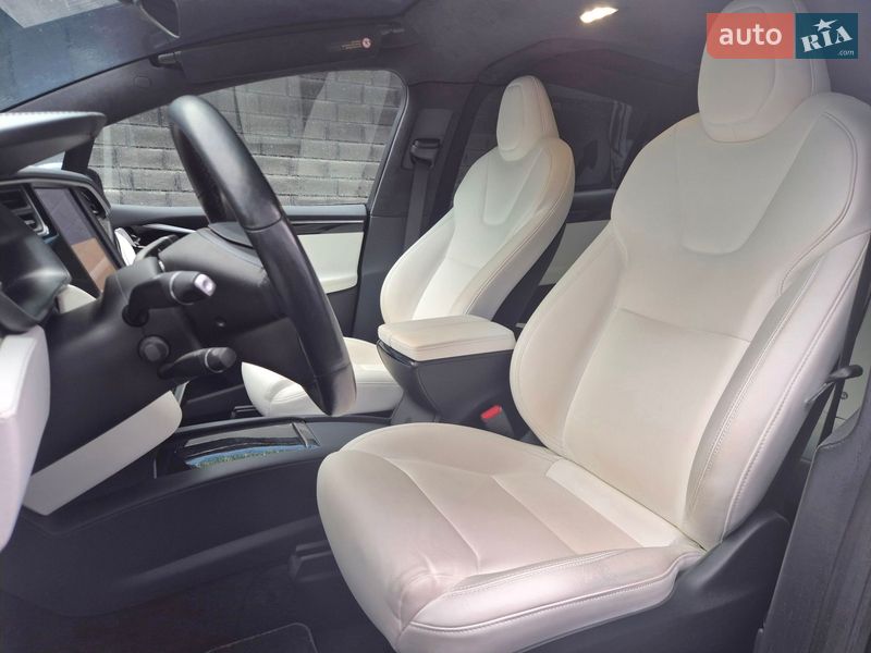 Позашляховик / Кросовер Tesla Model X 2020 в Коломиї