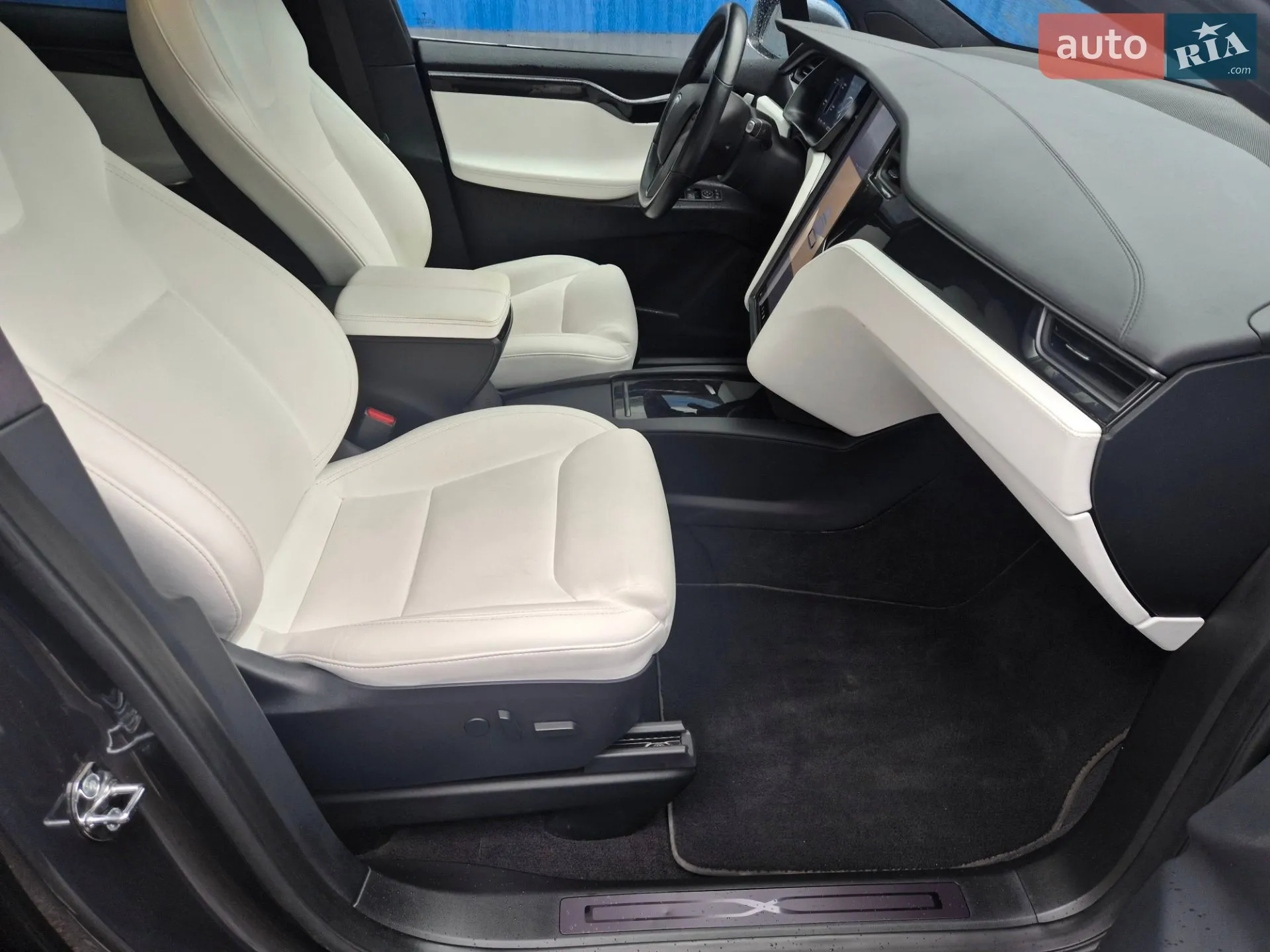2020 Tesla Model X - мініатюра 28