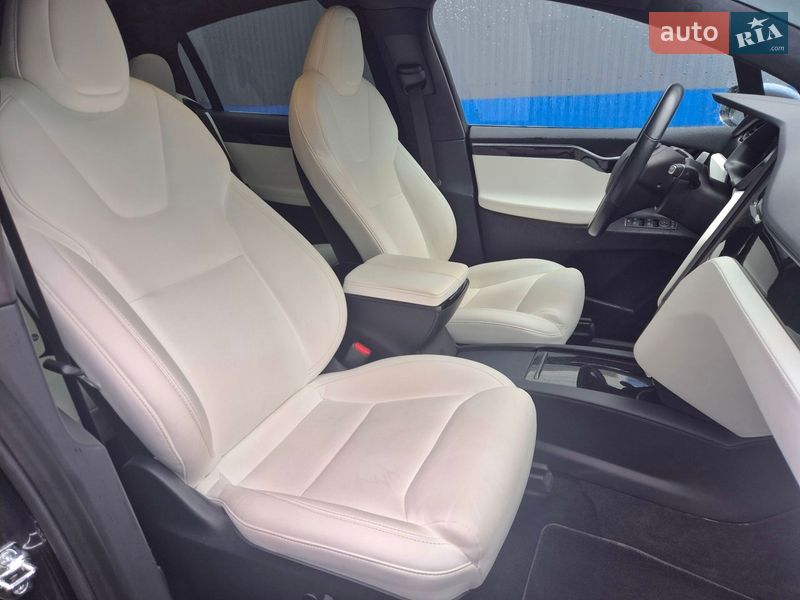 Позашляховик / Кросовер Tesla Model X 2020 в Коломиї