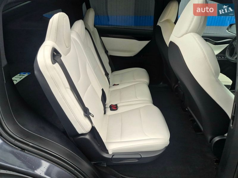 Позашляховик / Кросовер Tesla Model X 2020 в Коломиї