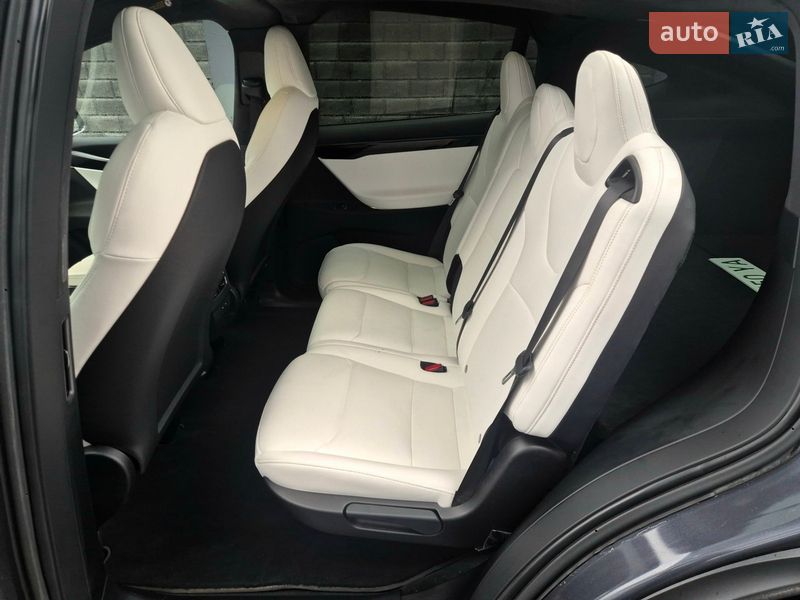 Позашляховик / Кросовер Tesla Model X 2020 в Коломиї