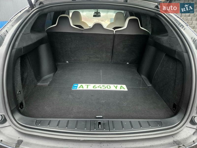 Позашляховик / Кросовер Tesla Model X 2020 в Коломиї