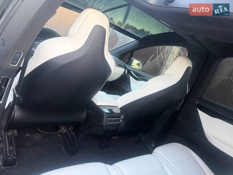 Позашляховик / Кросовер Tesla Model X 2018 в Києві