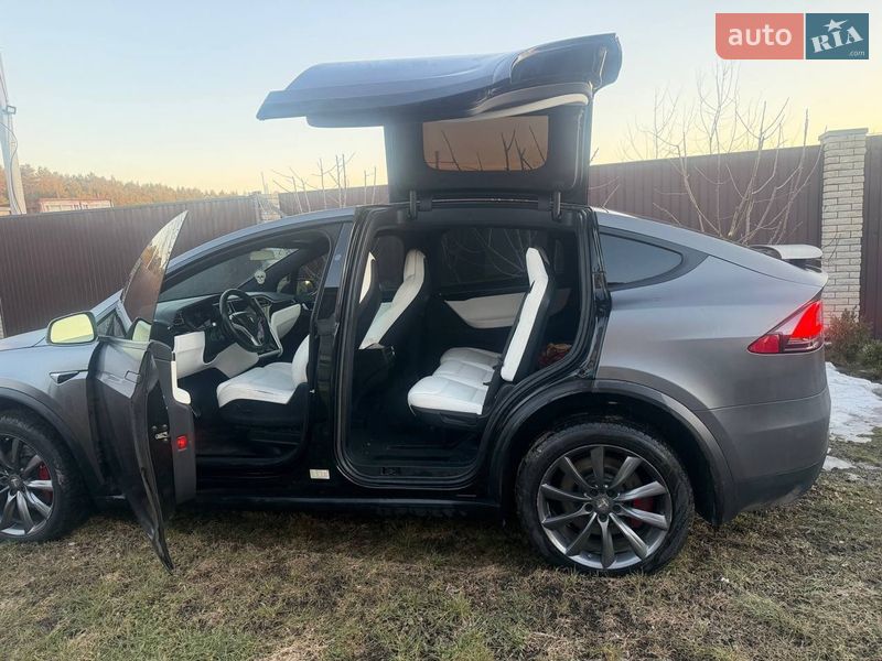 Позашляховик / Кросовер Tesla Model X 2018 в Києві
