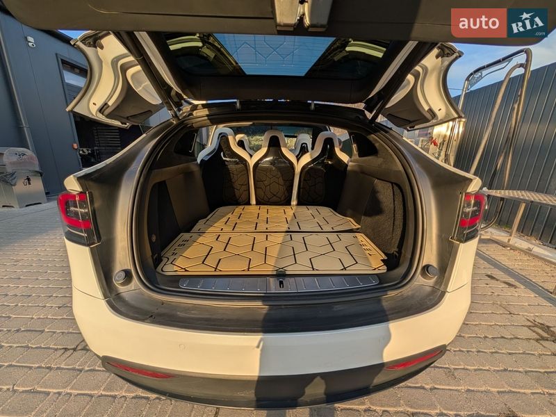 Внедорожник / Кроссовер Tesla Model X 2017 в Днепре фото 10 Внедорожник / Кроссовер Tesla Model X 2017 в Днепре