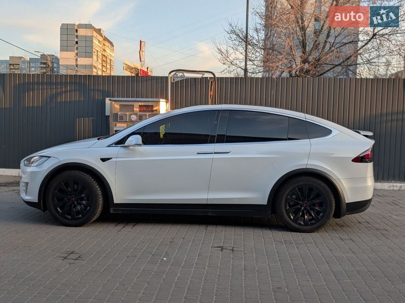 Внедорожник / Кроссовер Tesla Model X 2017 в Днепре фото 20 Внедорожник / Кроссовер Tesla Model X 2017 в Днепре