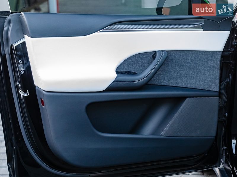 Позашляховик / Кросовер Tesla Model X 2022 в Києві фото 39 Позашляховик / Кросовер Tesla Model X 2022 в Києві