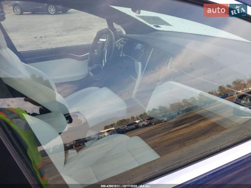 Внедорожник / Кроссовер Tesla Model X 2017 в Киеве