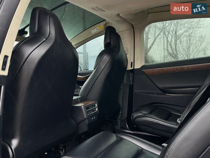 Внедорожник / Кроссовер Tesla Model X 2017 в Коломые