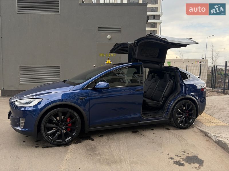 Внедорожник / Кроссовер Tesla Model X 2019 в Киеве