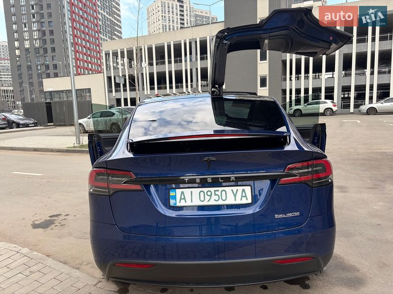 Внедорожник / Кроссовер Tesla Model X 2019 в Киеве
