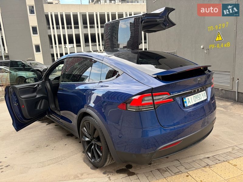 Внедорожник / Кроссовер Tesla Model X 2019 в Киеве