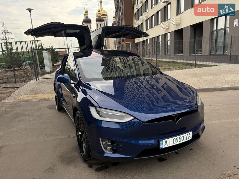 Внедорожник / Кроссовер Tesla Model X 2019 в Киеве