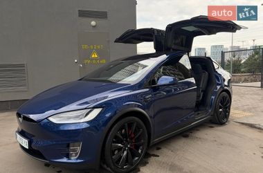 Внедорожник / Кроссовер Tesla Model X 2019 в Киеве