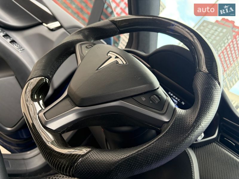 Внедорожник / Кроссовер Tesla Model X 2019 в Киеве