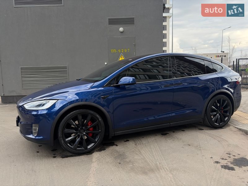 Внедорожник / Кроссовер Tesla Model X 2019 в Киеве