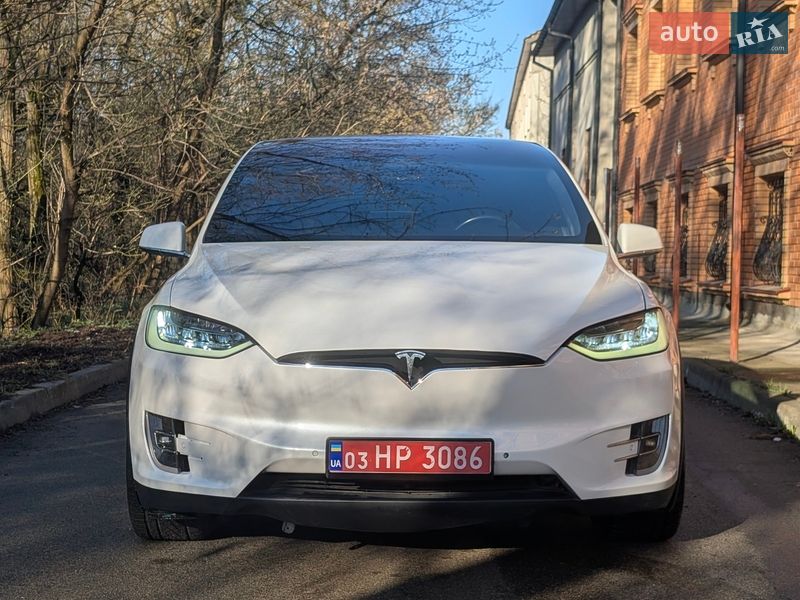 Позашляховик / Кросовер Tesla Model X 2017 в Києві