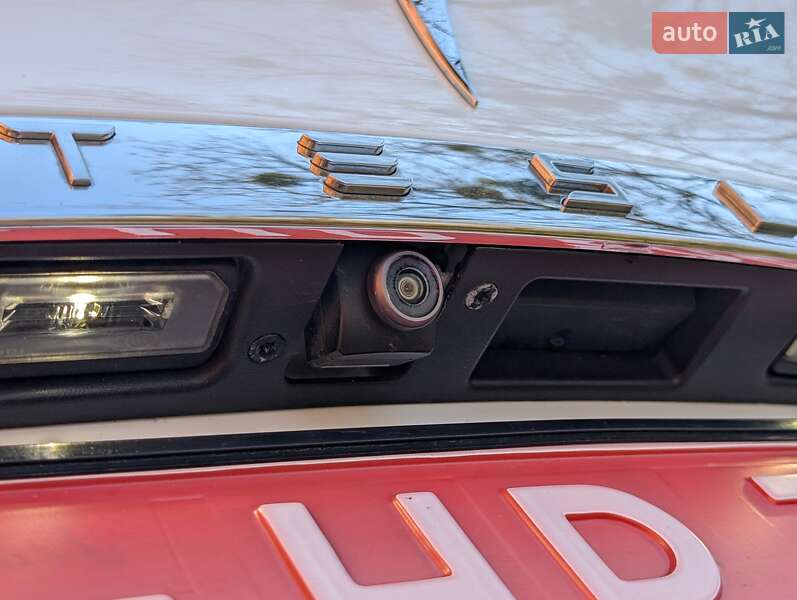 Позашляховик / Кросовер Tesla Model X 2017 в Києві