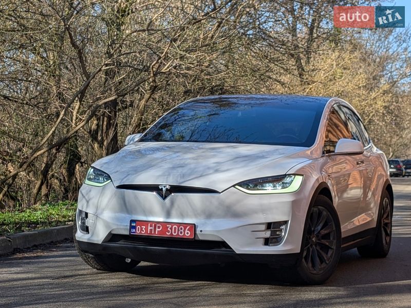 Позашляховик / Кросовер Tesla Model X 2017 в Києві