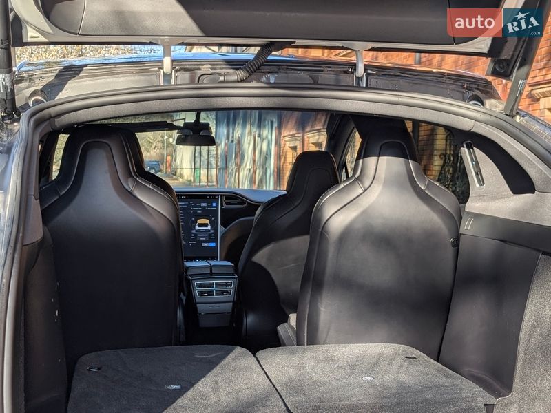 Позашляховик / Кросовер Tesla Model X 2017 в Києві