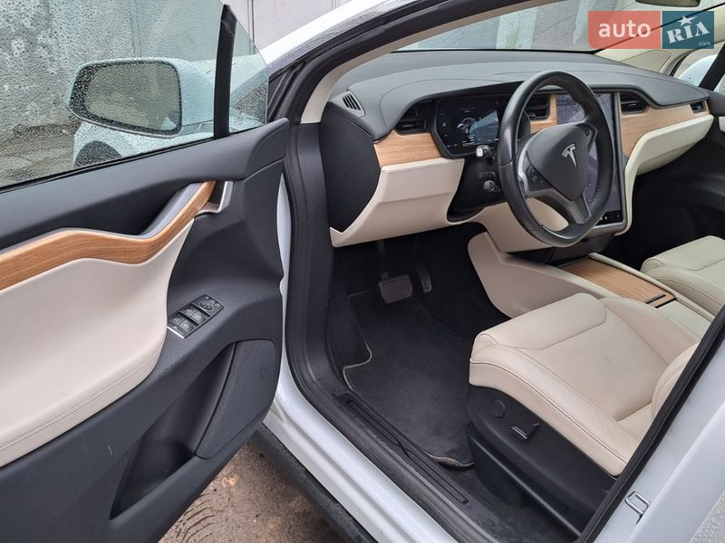 Позашляховик / Кросовер Tesla Model X 2018 в Костопілі