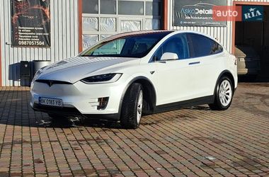 Позашляховик / Кросовер Tesla Model X 2018 в Костопілі