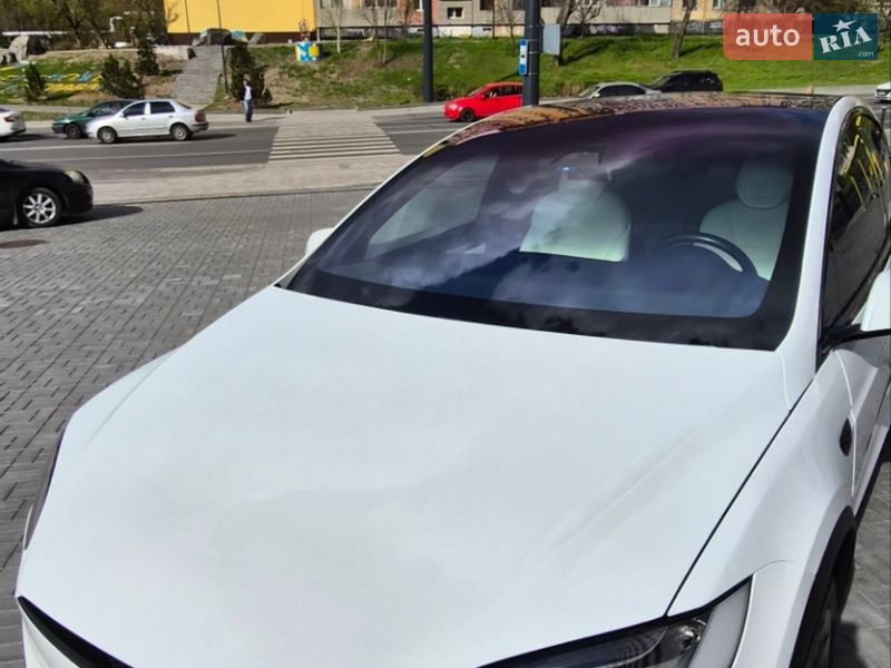 Позашляховик / Кросовер Tesla Model X 2017 в Дніпрі