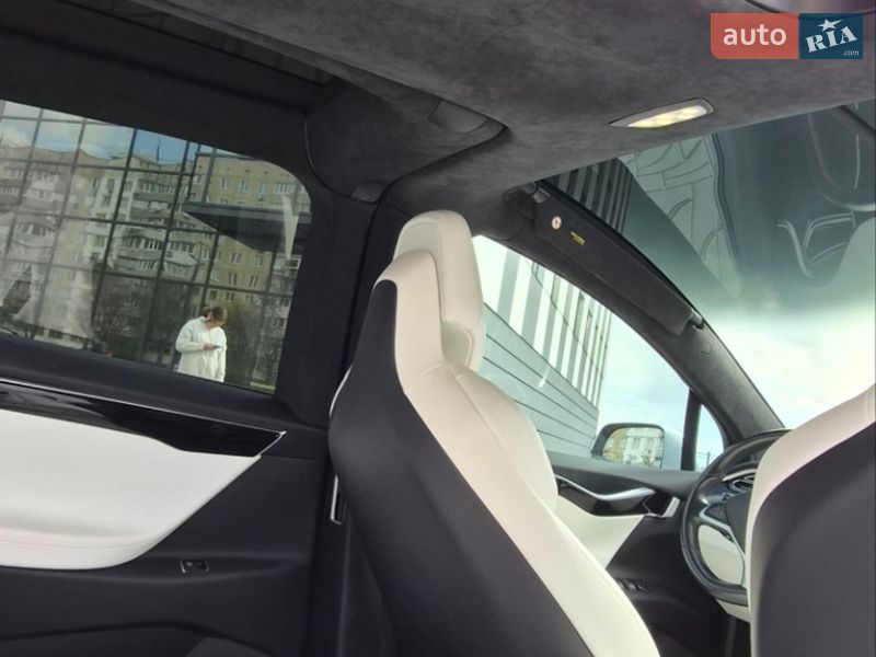 Позашляховик / Кросовер Tesla Model X 2017 в Дніпрі
