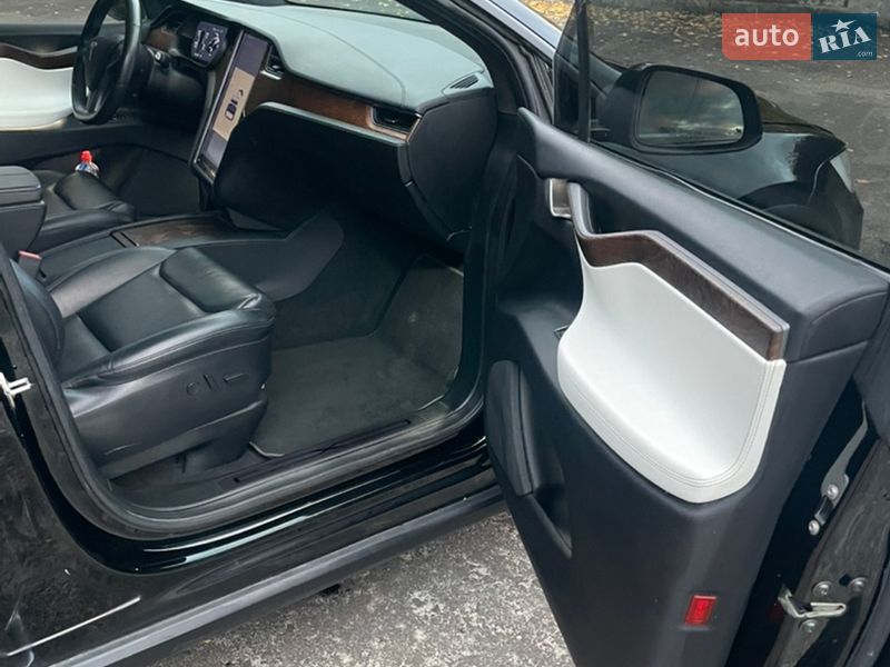 Внедорожник / Кроссовер Tesla Model X 2020 в Киеве