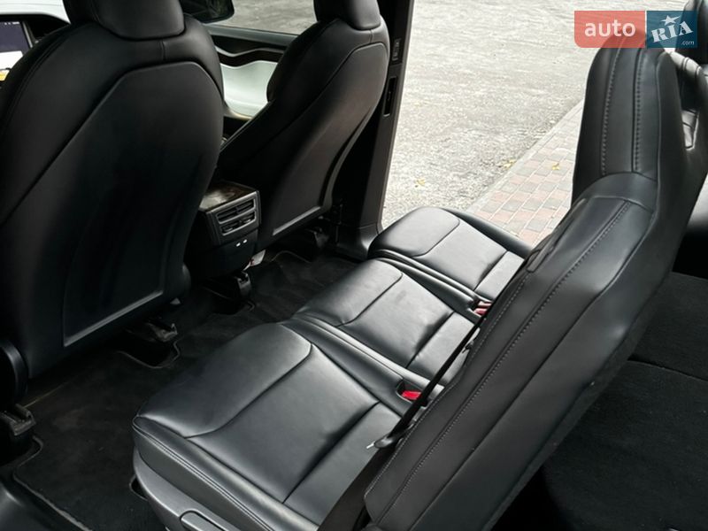 Внедорожник / Кроссовер Tesla Model X 2020 в Киеве
