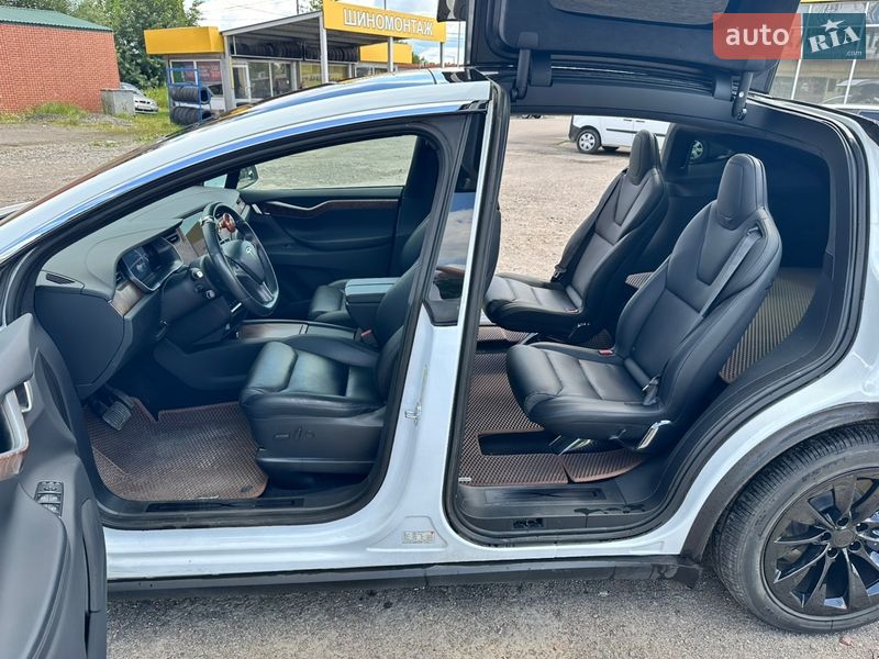 Позашляховик / Кросовер Tesla Model X 2019 в Києві