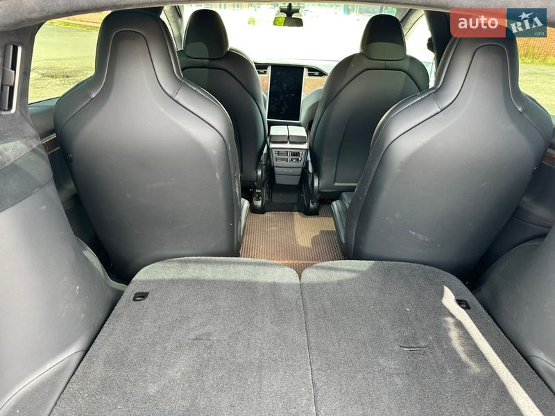 Позашляховик / Кросовер Tesla Model X 2019 в Києві