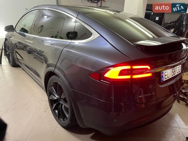 Позашляховик / Кросовер Tesla Model X 2018 в Бродах