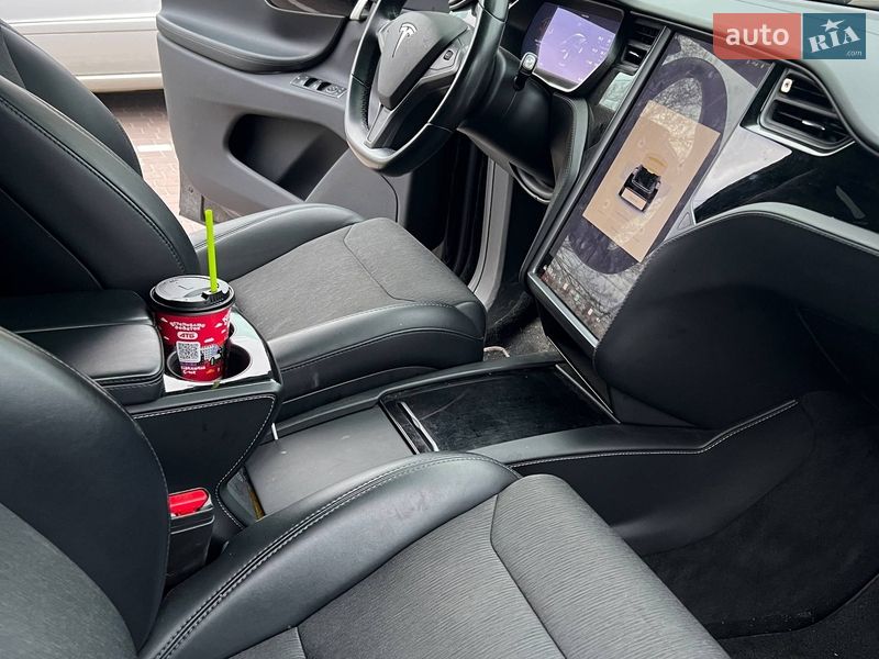 Позашляховик / Кросовер Tesla Model X 2018 в Києві фото 10 Позашляховик / Кросовер Tesla Model X 2018 в Києві