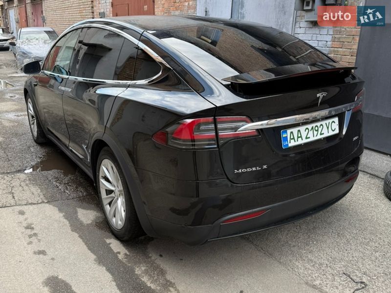 Позашляховик / Кросовер Tesla Model X 2017 в Києві фото 4 Позашляховик / Кросовер Tesla Model X 2017 в Києві
