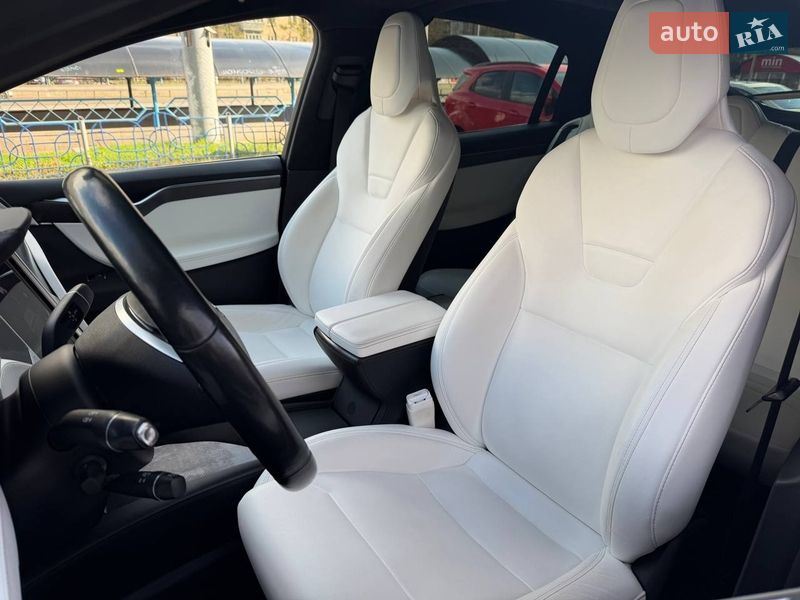 Внедорожник / Кроссовер Tesla Model X 2017 в Киеве