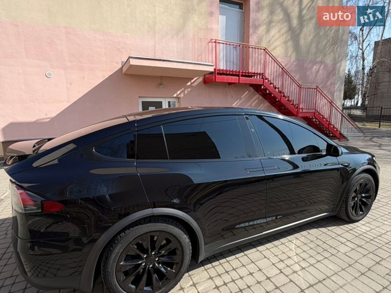 Внедорожник / Кроссовер Tesla Model X 2017 в Ладыжине фото 10 Внедорожник / Кроссовер Tesla Model X 2017 в Ладыжине