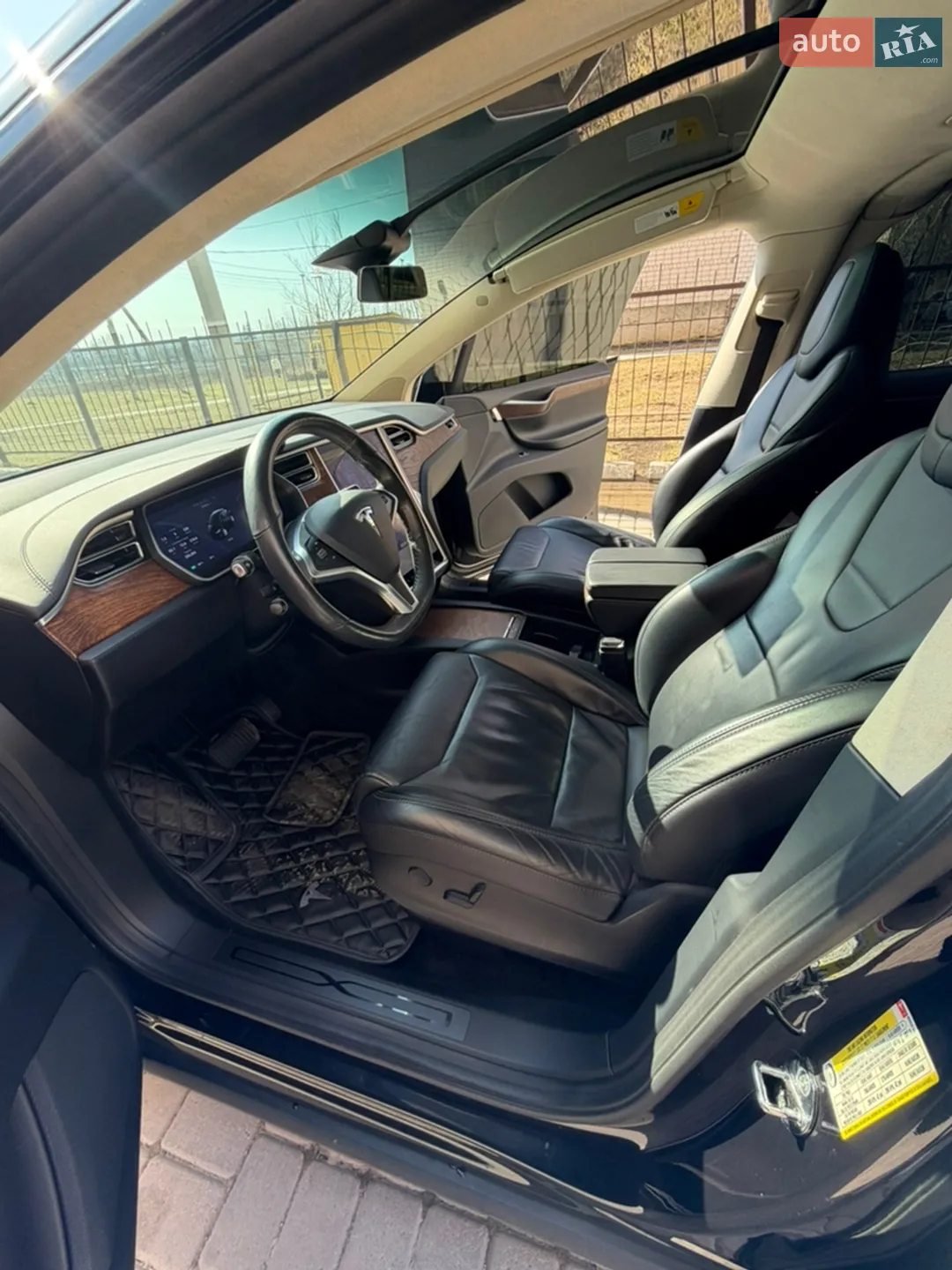 2017 Tesla Model X - мініатюра 39