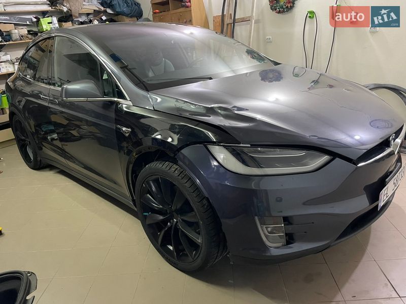 Внедорожник / Кроссовер Tesla Model X 2018 в Бродах