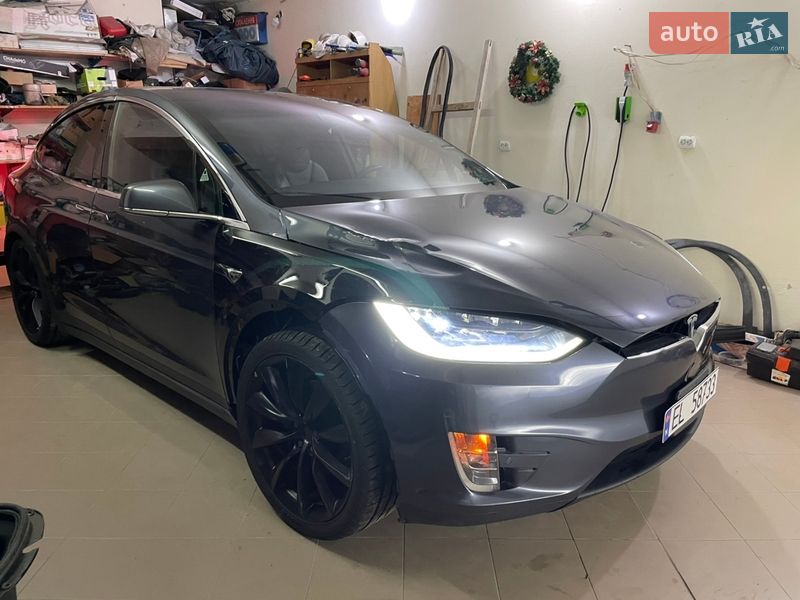 Внедорожник / Кроссовер Tesla Model X 2018 в Бродах