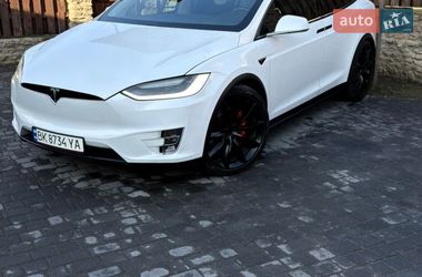 Позашляховик / Кросовер Tesla Model X 2016 в Рівному