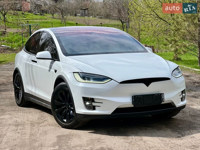 Внедорожник / Кроссовер Tesla Model X 2018 в Валках