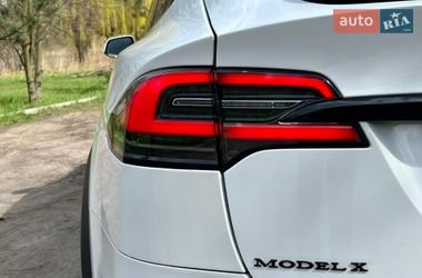 Внедорожник / Кроссовер Tesla Model X 2018 в Валках