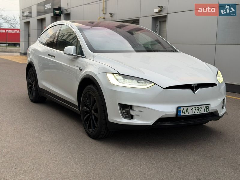 Внедорожник / Кроссовер Tesla Model X 2020 в Киеве