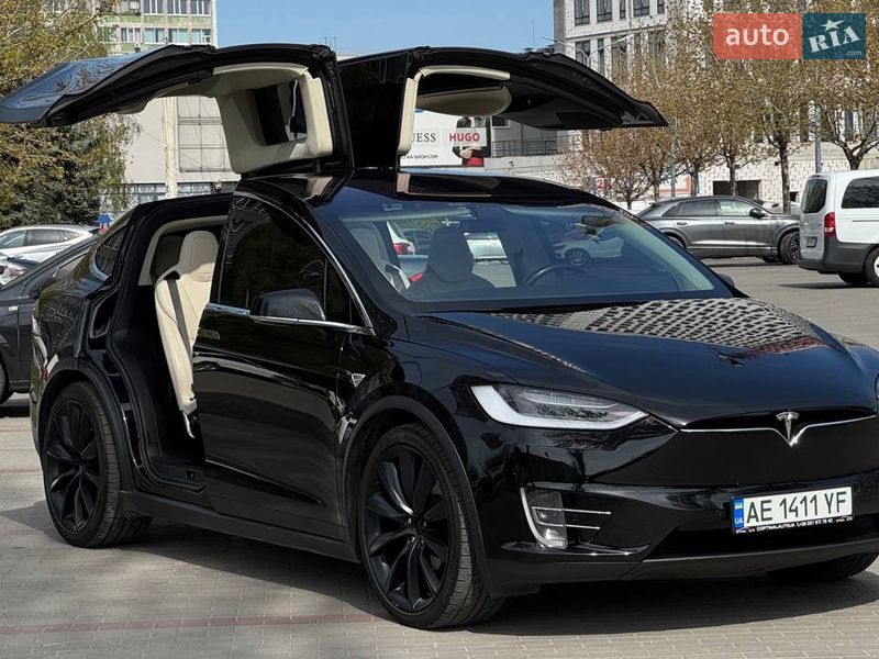 Позашляховик / Кросовер Tesla Model X 2018 в Дніпрі