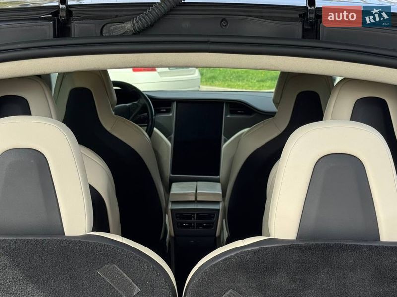 Позашляховик / Кросовер Tesla Model X 2018 в Дніпрі
