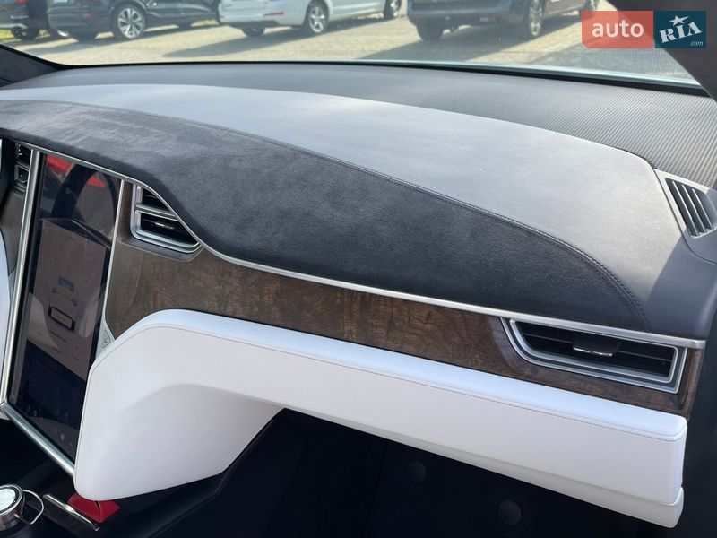 Внедорожник / Кроссовер Tesla Model X 2016 в Львове
